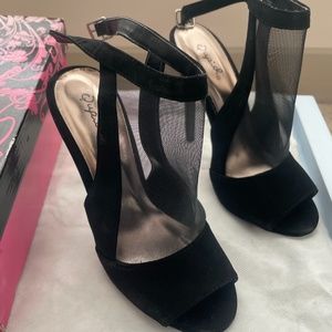 Black Winter heel